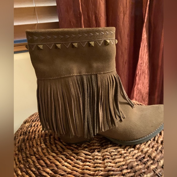 Sbicca suede fringed booties - Picture 2 of 5